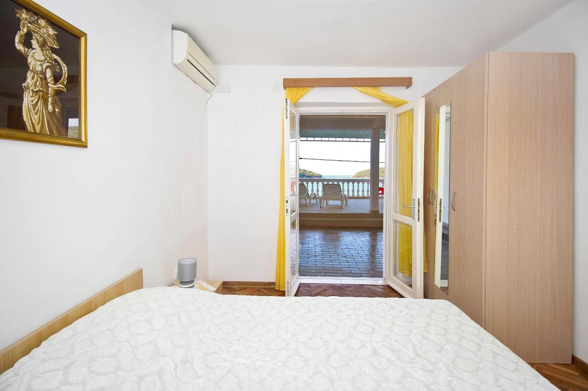 Ane Apartment *