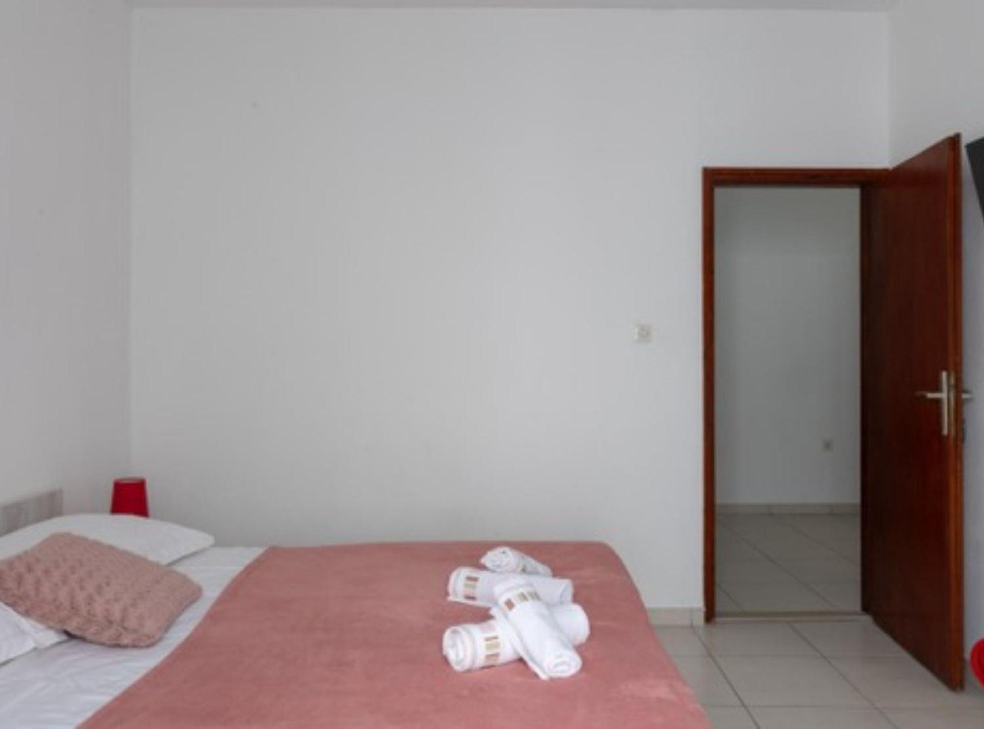 Ane Apartment *