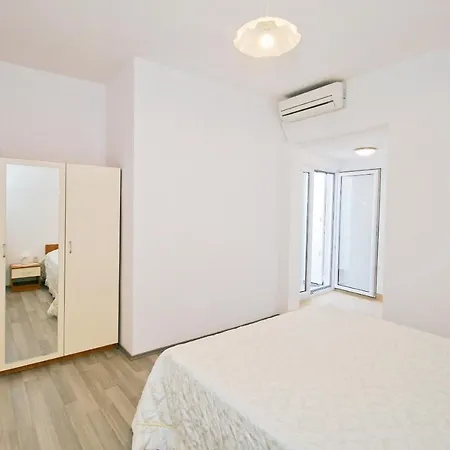 Apartments Ane Molunat Exterior photo