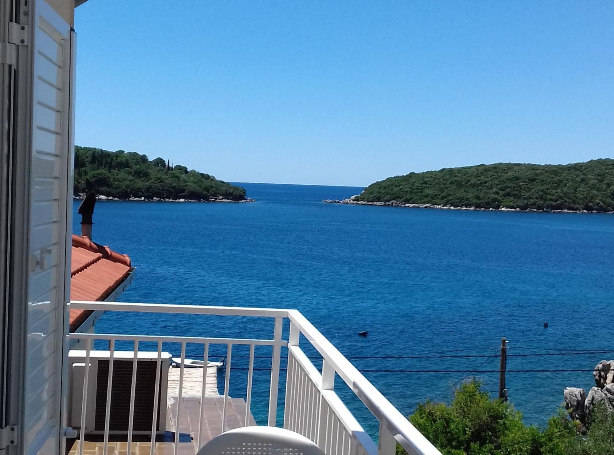 Ane Apartman Molunat
